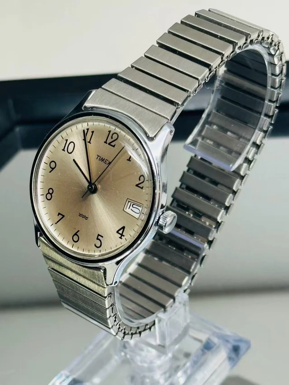 Vintage Timex Men’s Watch 34mm Date Hand-Wind mechanical Silver Tone Running